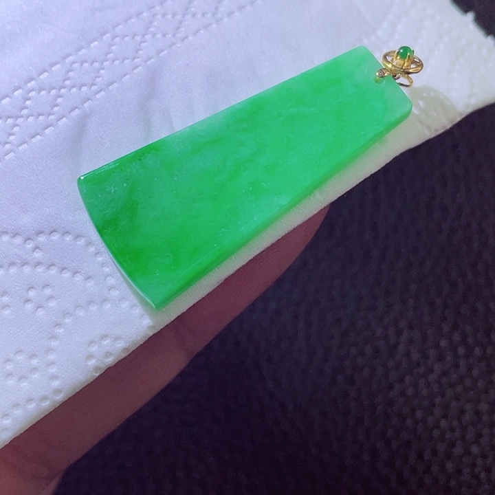 颈饰18K金镶嵌翡翠翡翠