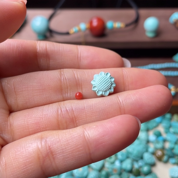 南红玛瑙未镶嵌耳饰