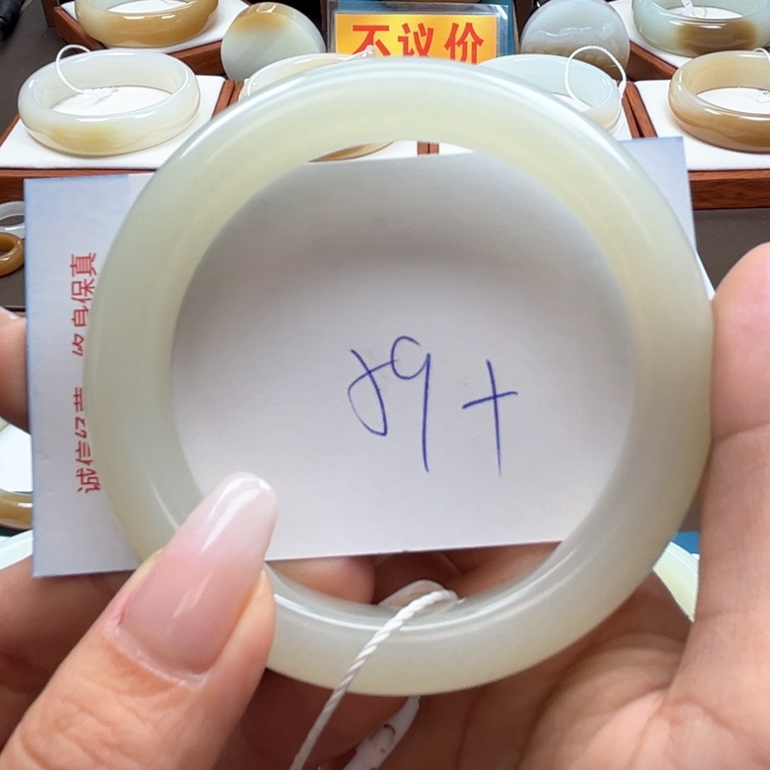 未镶嵌手镯和田玉