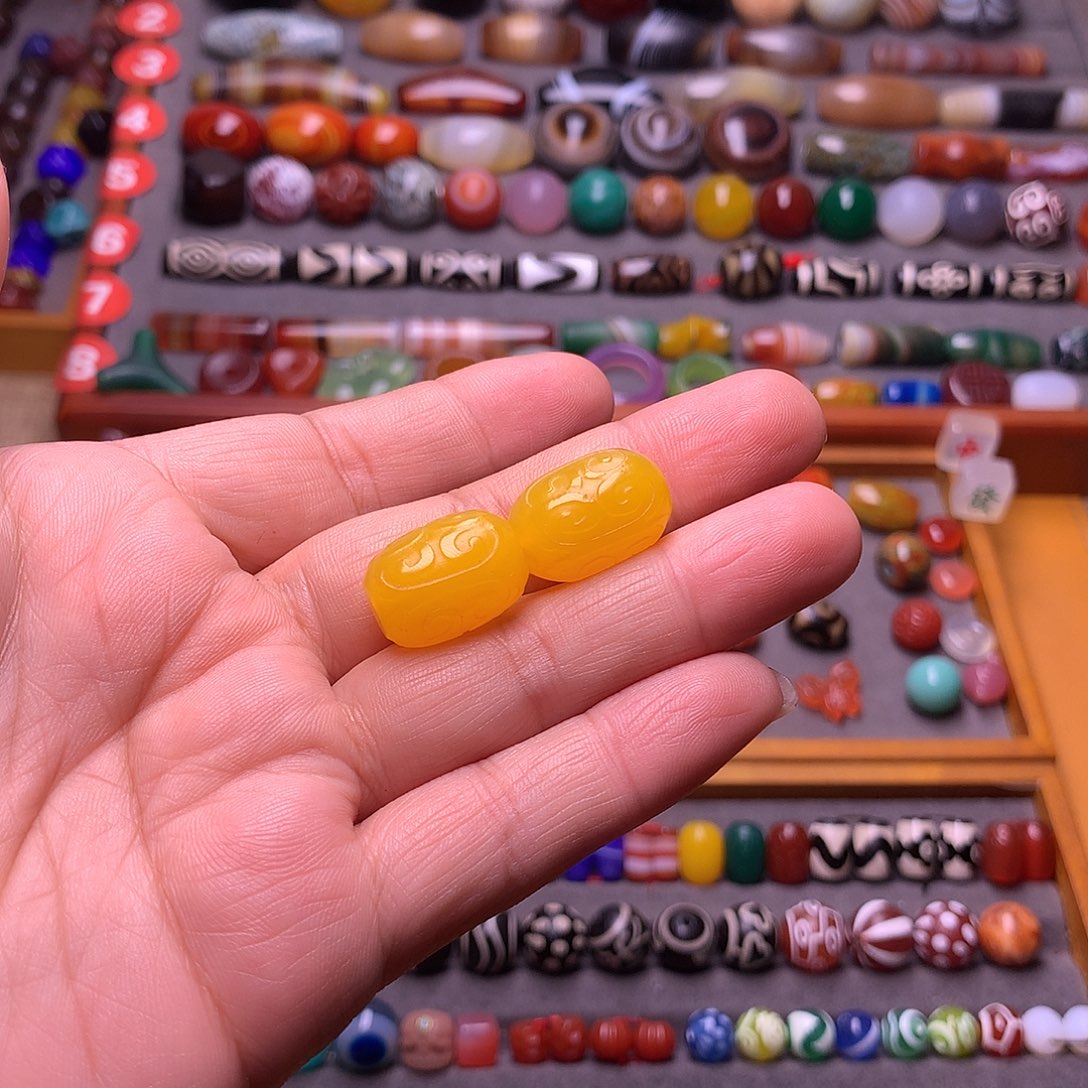 如***馆玛瑙/玉髓未镶嵌颈饰