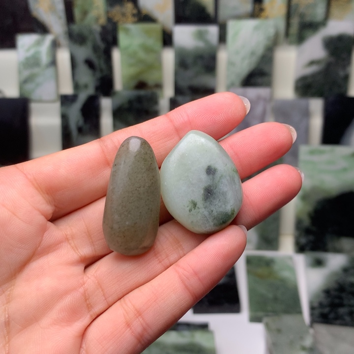 独山玉颈饰未镶嵌