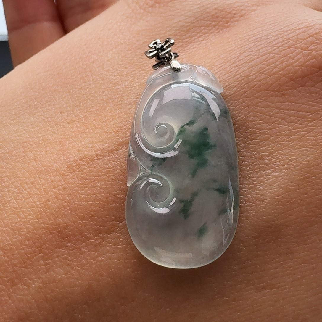 翡翠颈饰18K金镶嵌如意