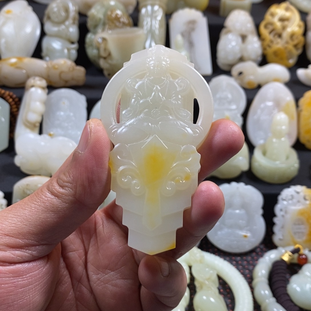 和田玉颈饰未镶嵌