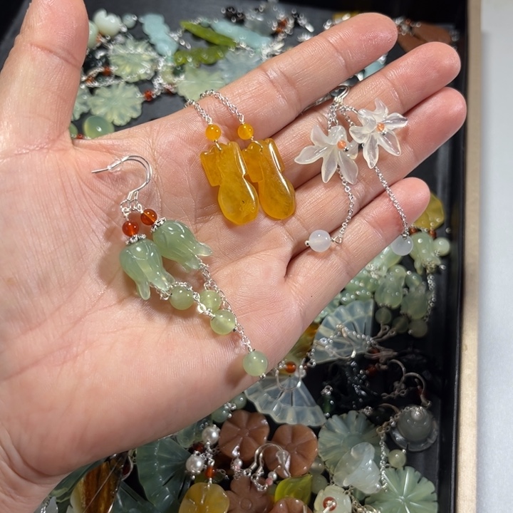 蛇纹石玉耳饰未镶嵌