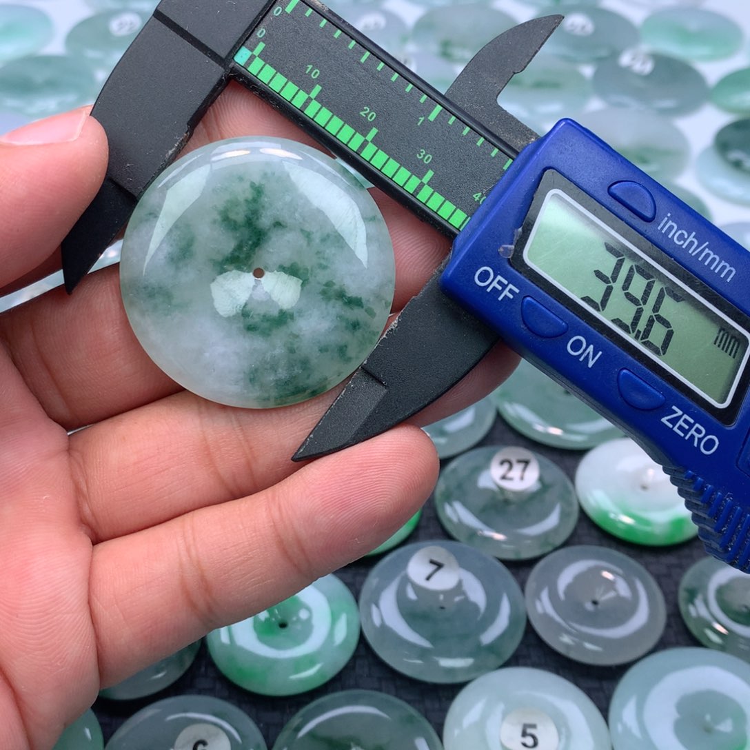 翡翠颈饰未镶嵌缅甸天然A货翡翠