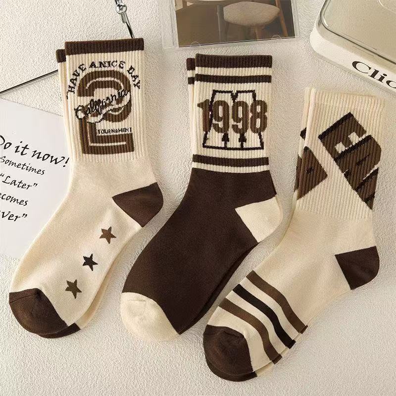 八双装秋冬袜子男长袜秋冬复古学生运动吸汗防臭篮球室内中筒袜