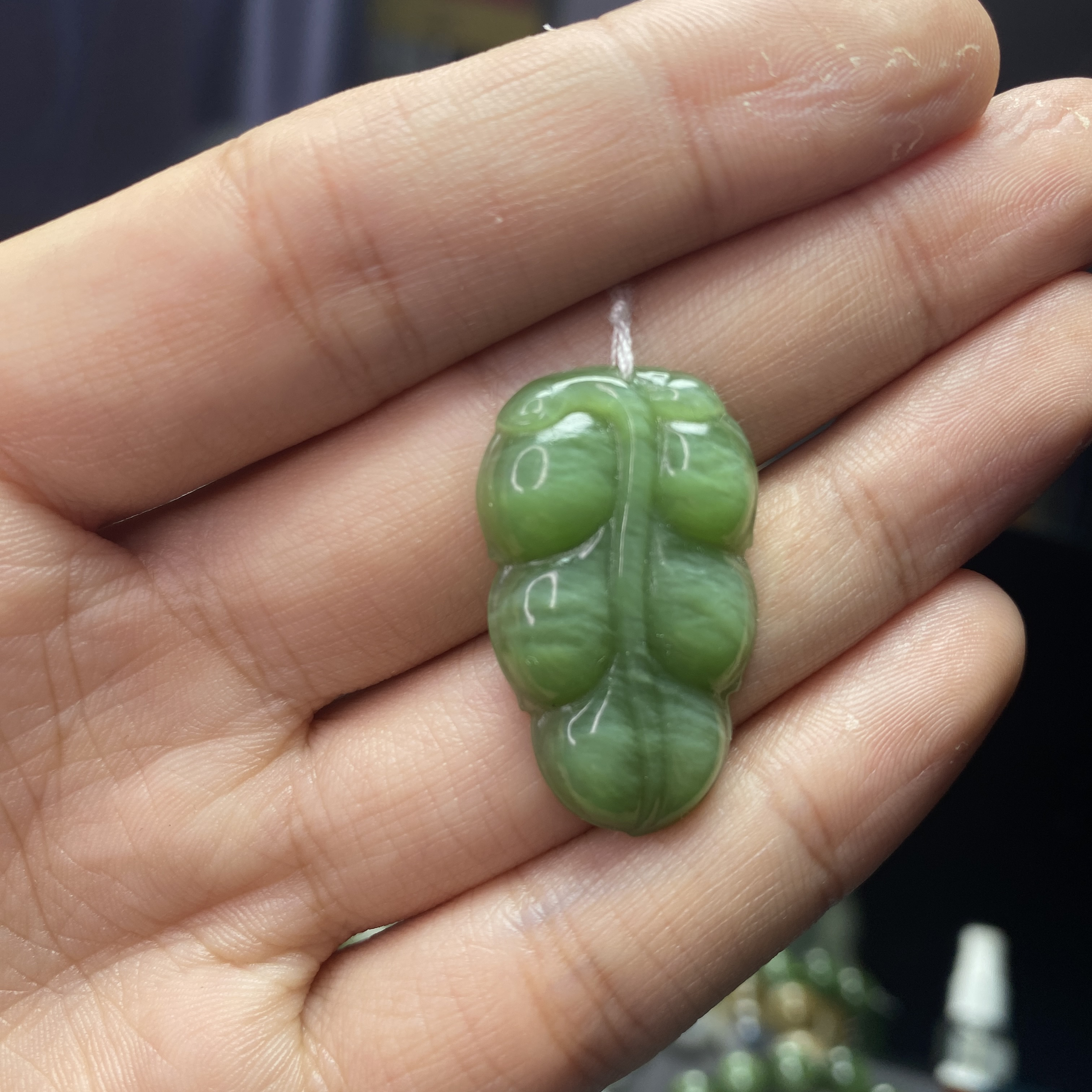 天然和田玉吊坠叶子