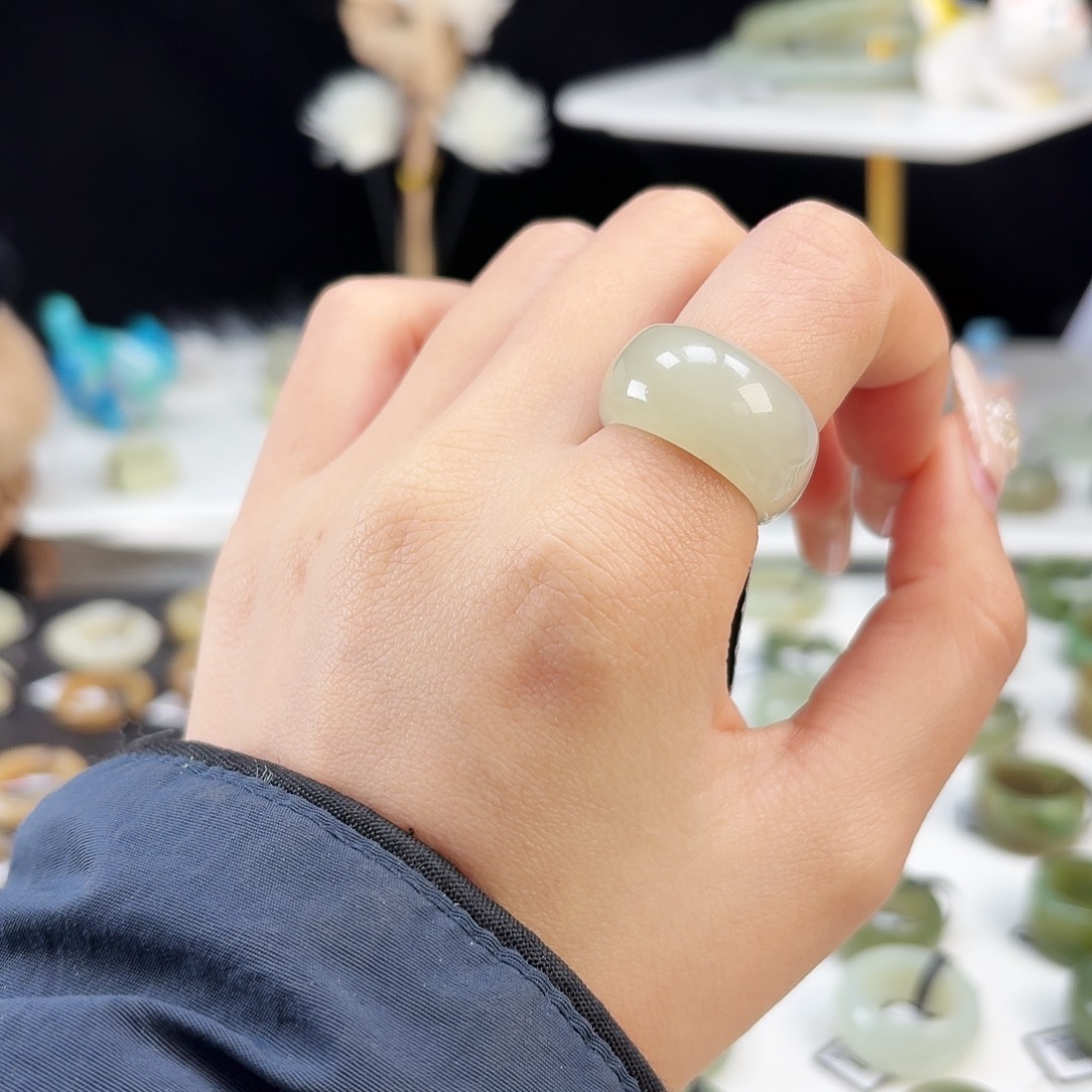 和田玉未镶嵌戒指P26冰晴水馒头17.3不退换