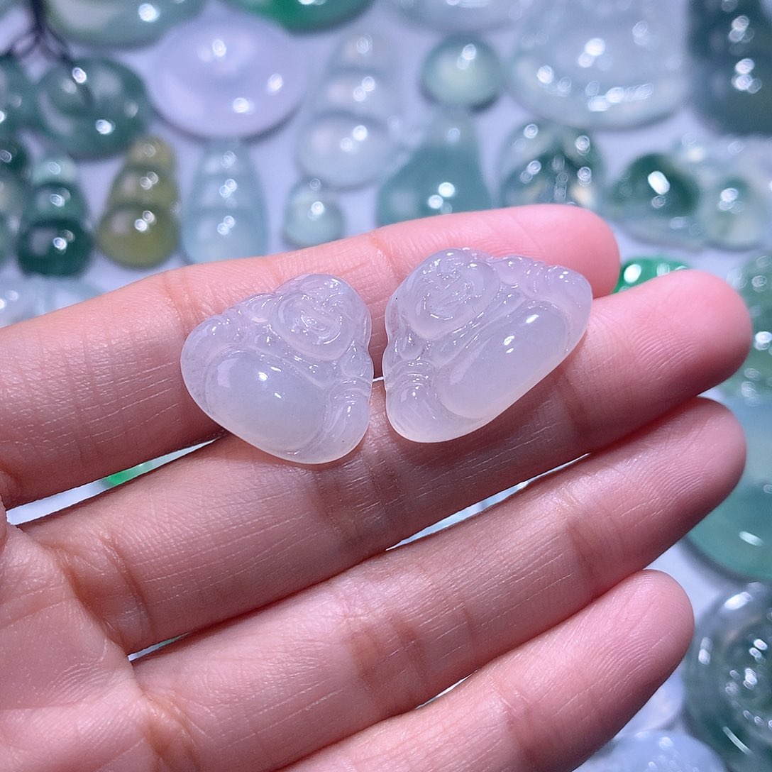 【闪购商品】翡翠颈饰未镶嵌一对