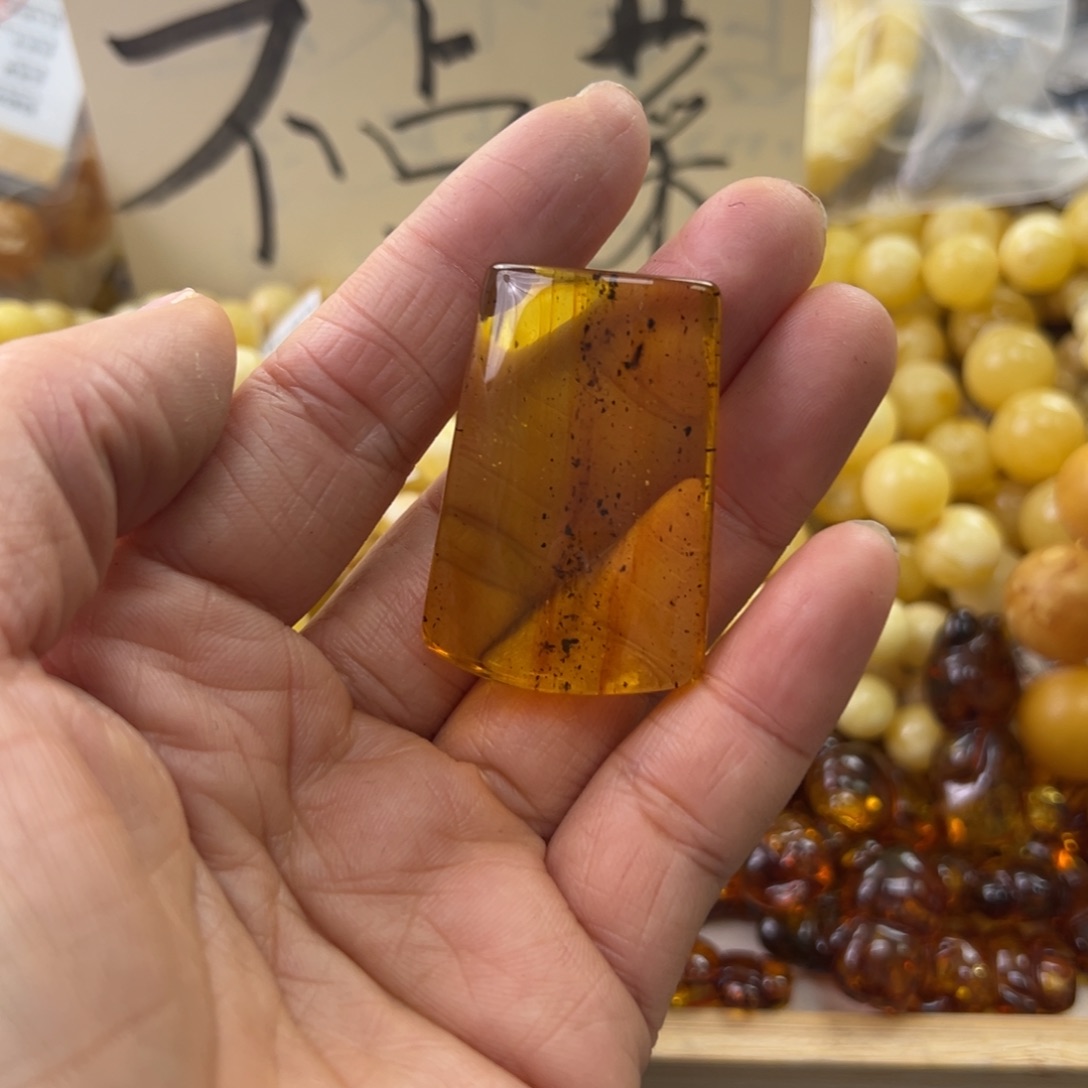 琥珀珠宝奇石未镶嵌