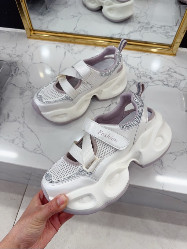 镂空包头凉鞋轻便系带休闲单鞋夏季时尚休闲鞋