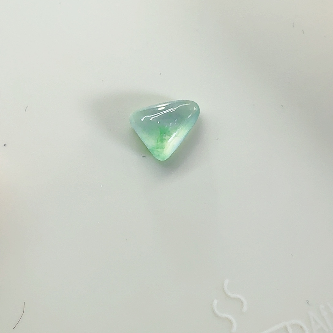 翡翠颈饰未镶嵌随形