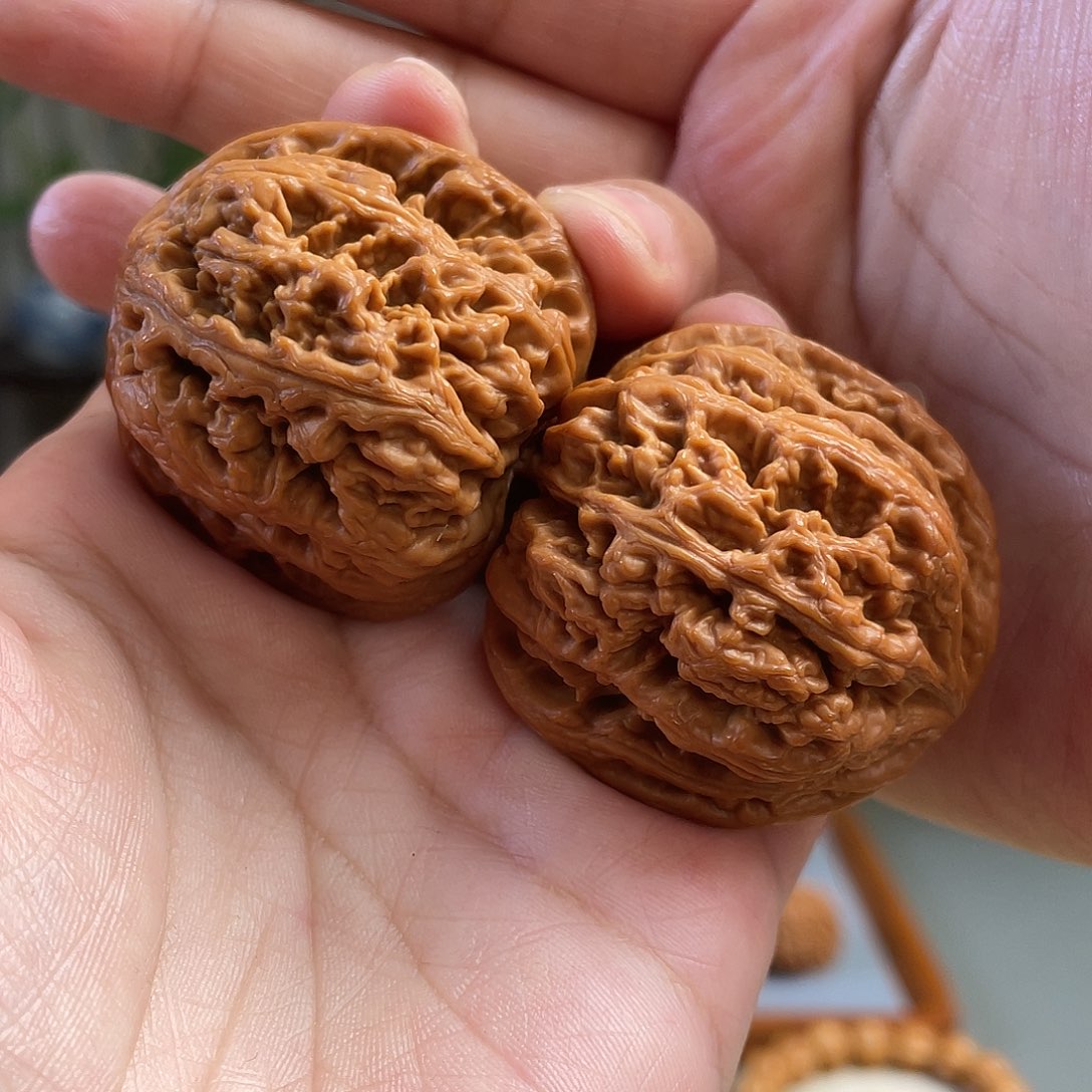 桃核把件42×43尺原桩平谷大粗筋（微蹭尖）CN01455