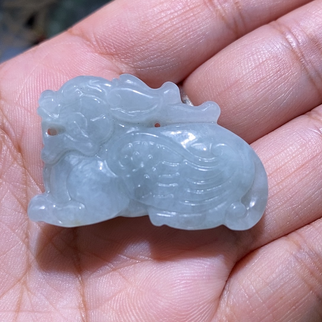 翡翠未镶嵌颈饰貔貅