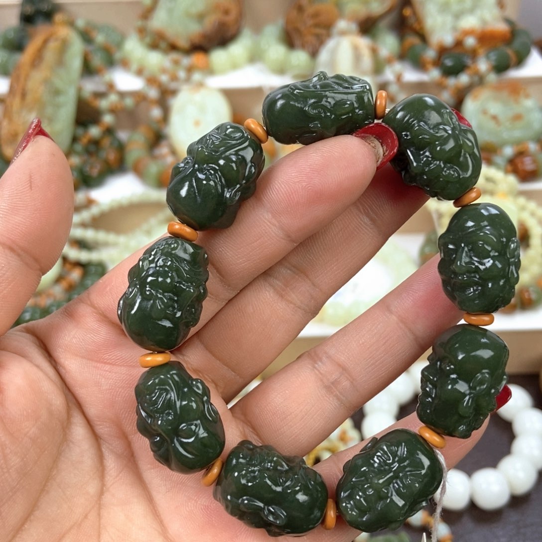 透闪石质玉手串未镶嵌