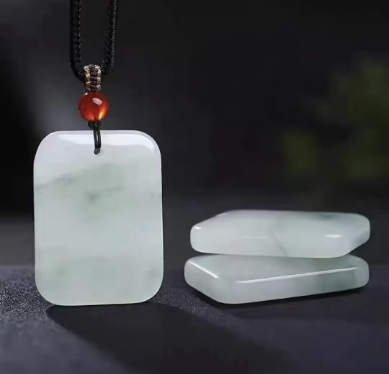 天然新疆石英质玉白色天山翠平安无事牌吊坠