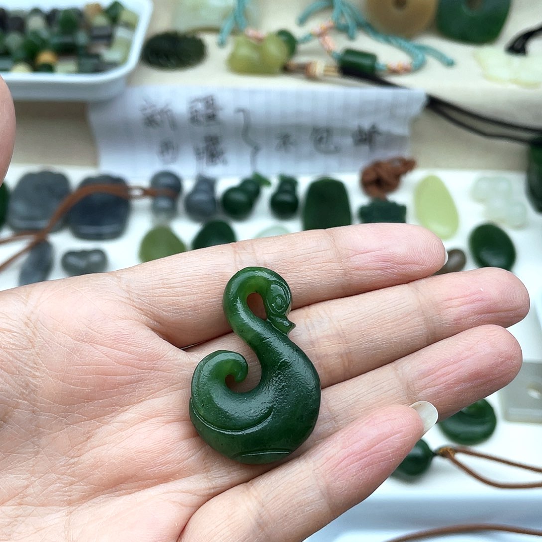 颈饰未镶嵌和田玉