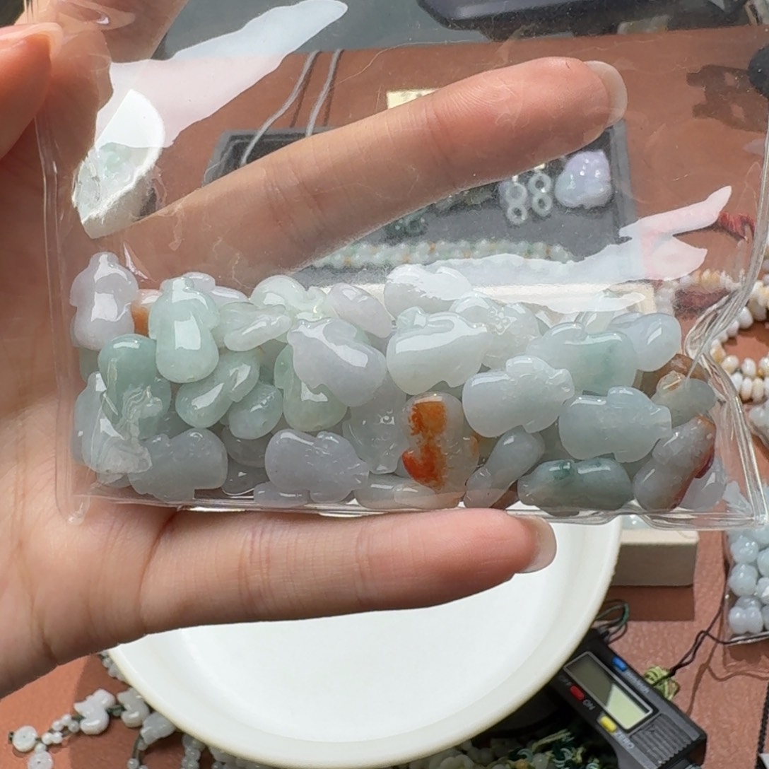 未镶嵌挂件翡翠福利1个，不包邮，拍邮费发货