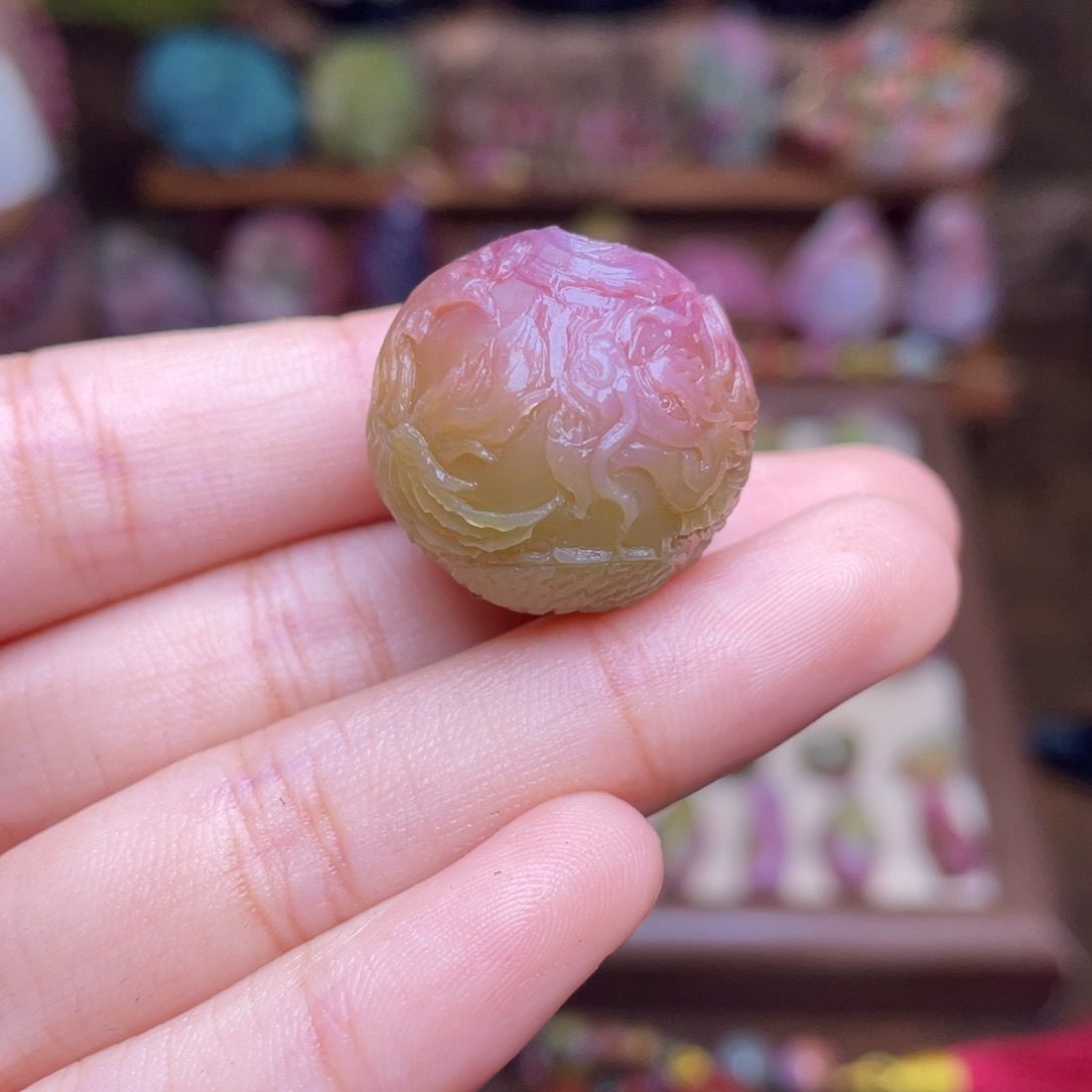 玛瑙/玉髓珠宝半成品未镶嵌青***酒盐源玛瑙龙凤雕刻珠