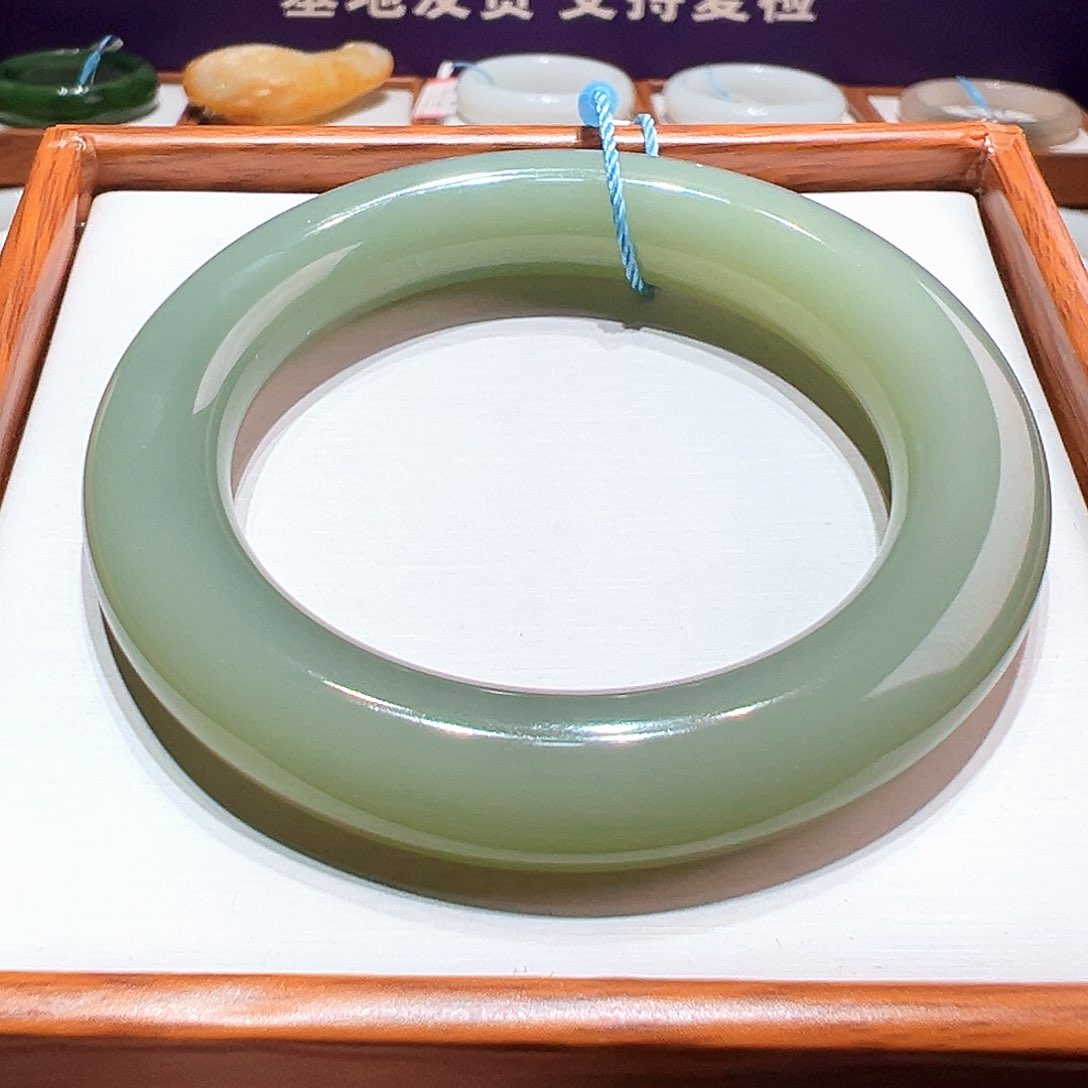 和田玉手镯未镶嵌51 52