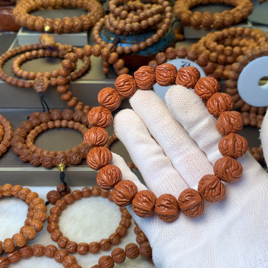 P***R手串桃核秦岭龙纹