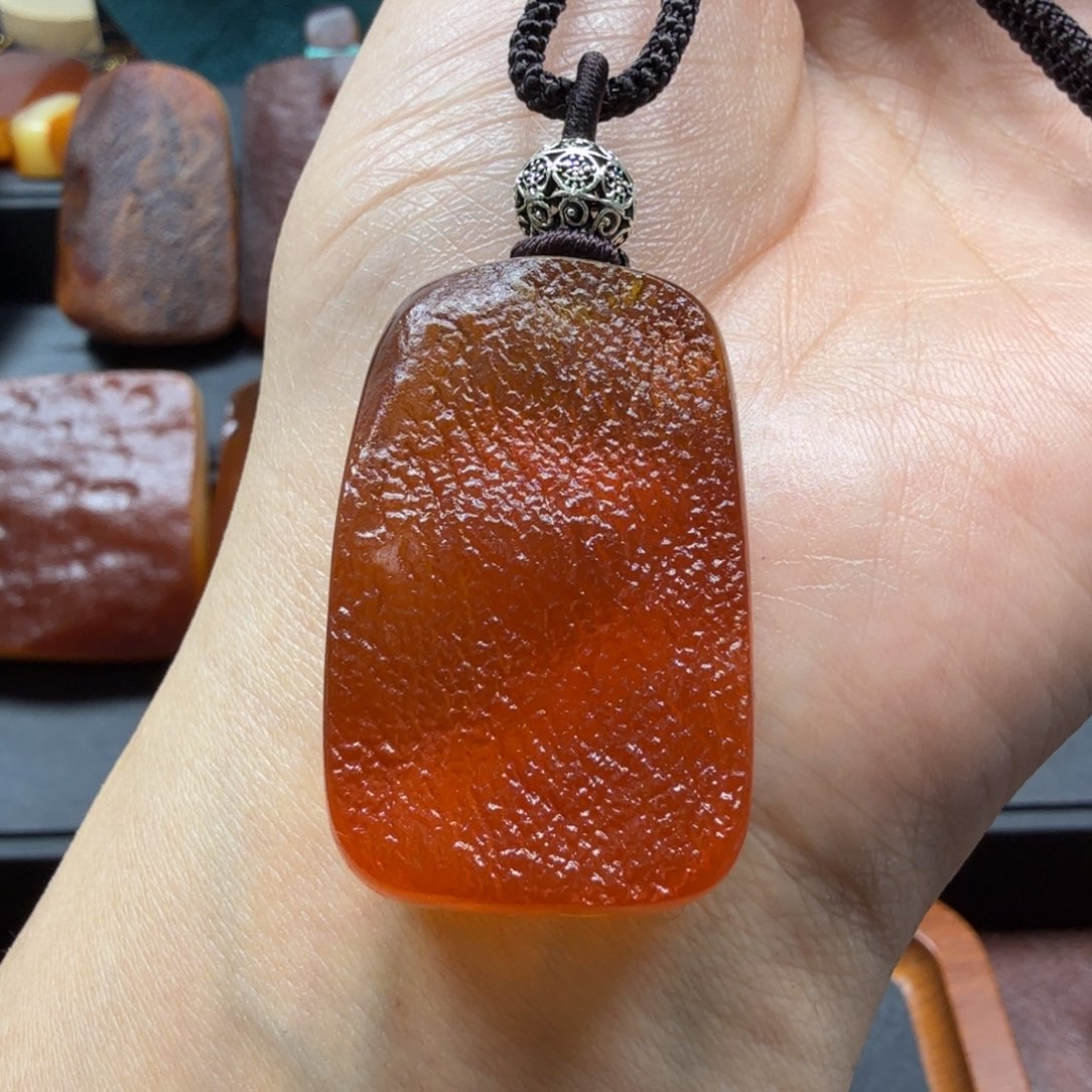 琥珀吊坠(赠链)未镶嵌