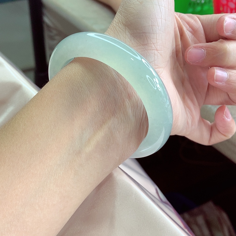 【闪购商品】翡翠手镯未镶嵌54.6小万种水毕业超好看A