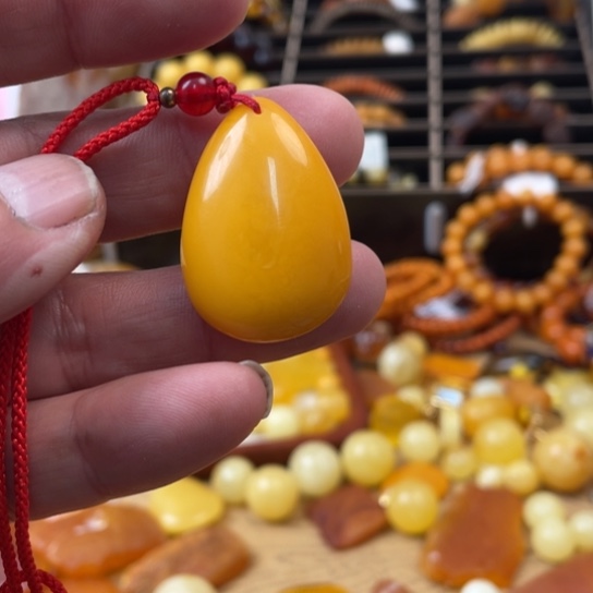 手链琥珀未镶嵌吊坠