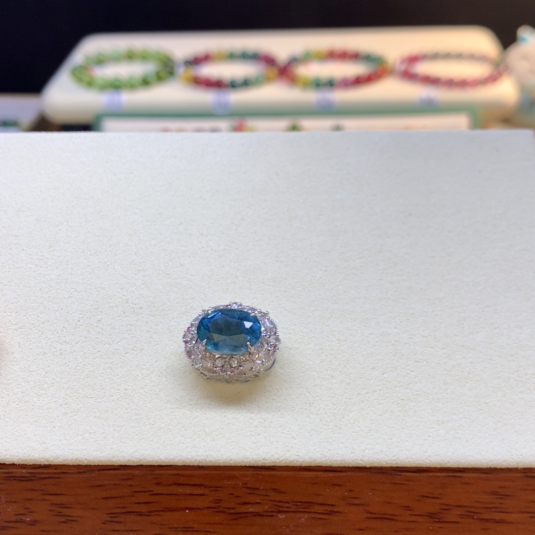 熊***呀18K金镶嵌碧玺吊坠(不含链)正蓝潘多拉