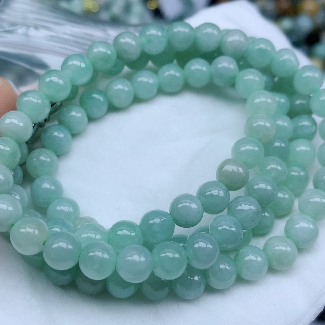 翡翠颈饰未镶嵌手串