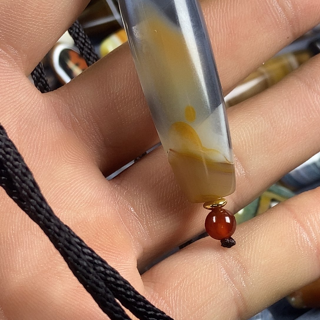 未镶嵌颈饰玛瑙/玉髓百**峰