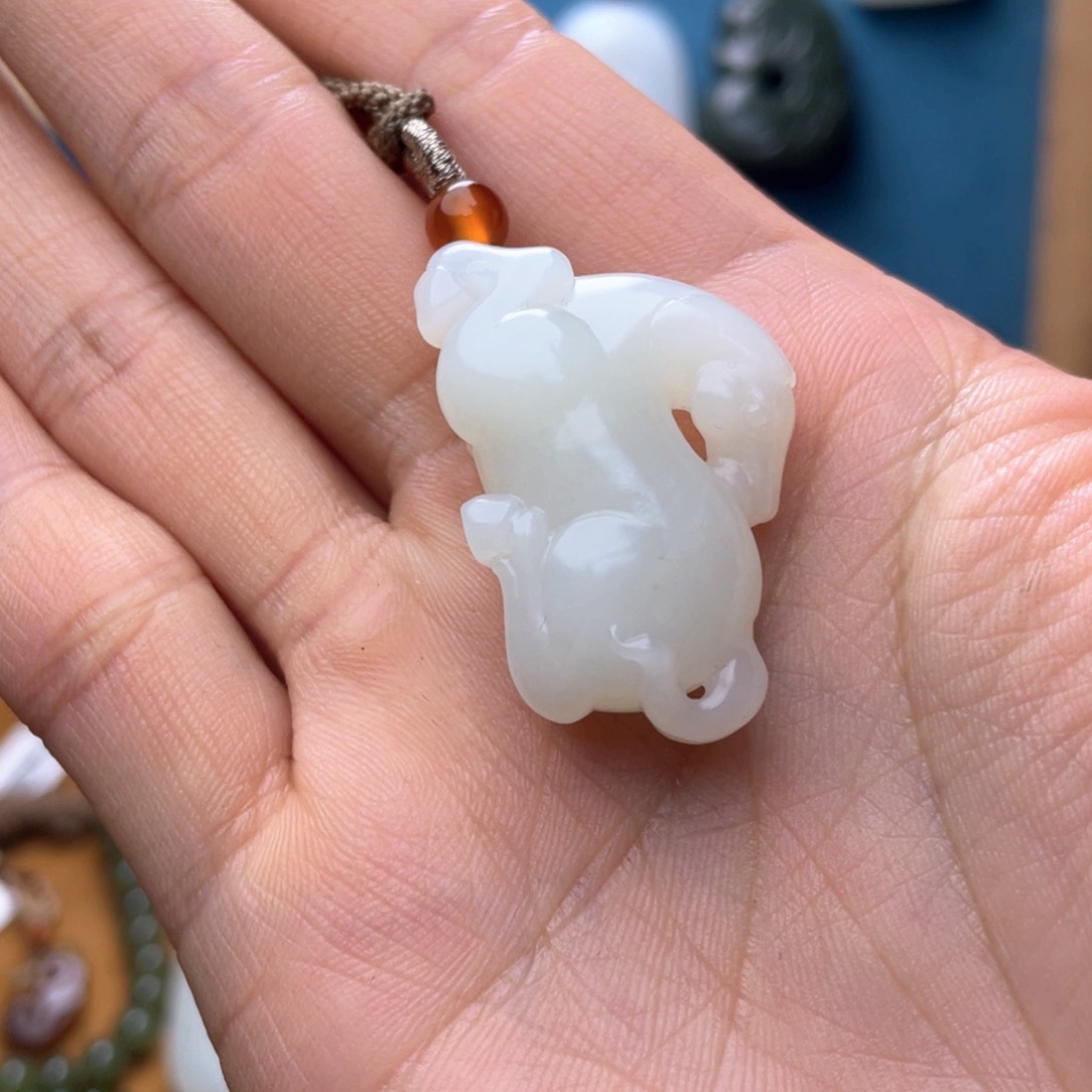 和田玉未镶嵌颈饰