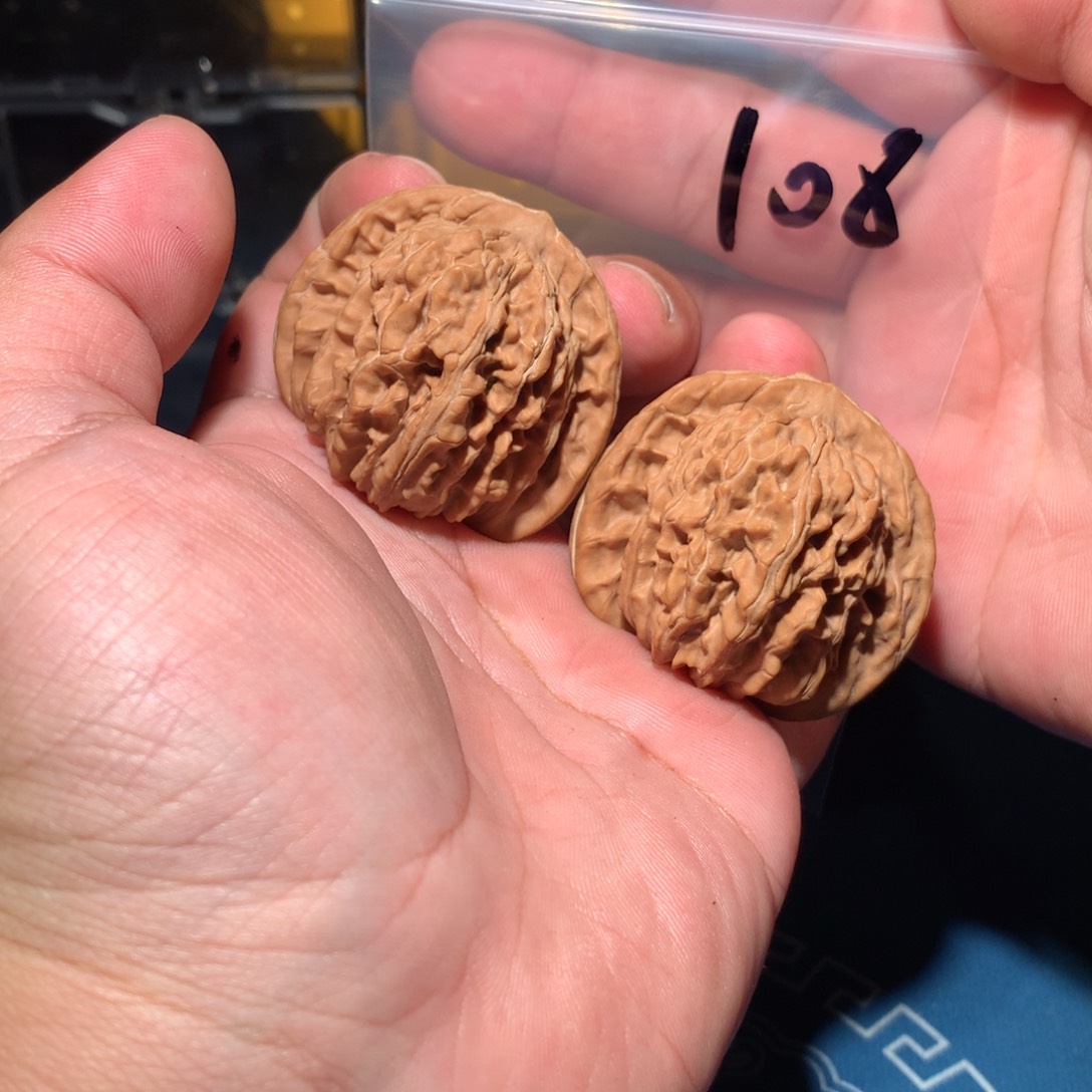 文玩核桃吊坠四座楼  108 