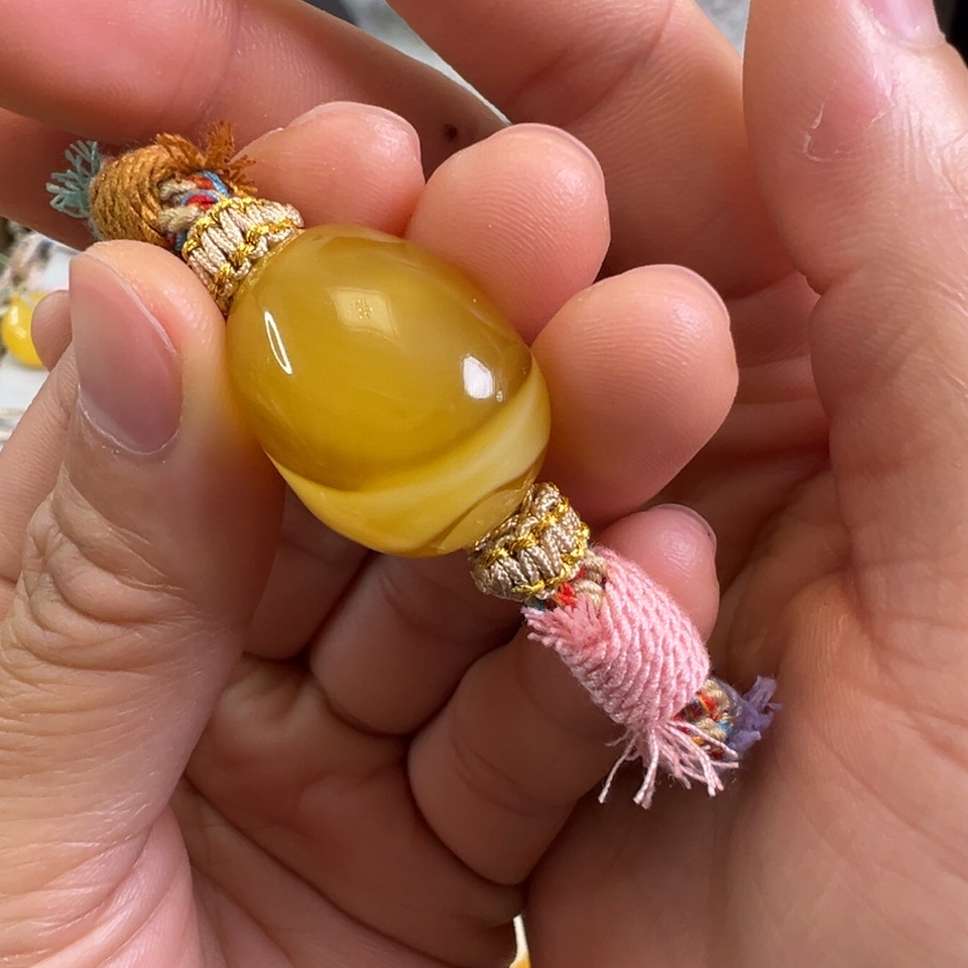 蜜蜡裸石未镶嵌蜜蜡