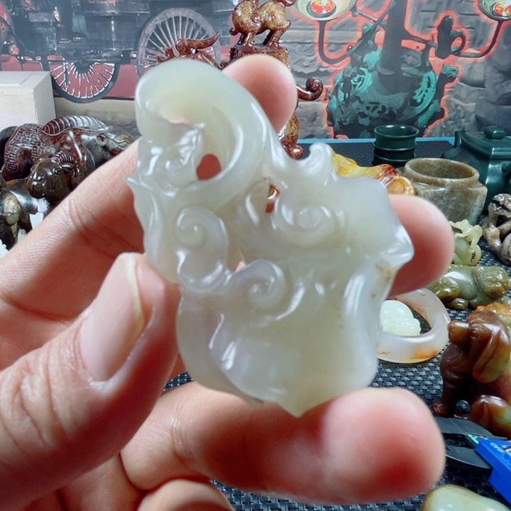 和田玉未镶嵌颈饰