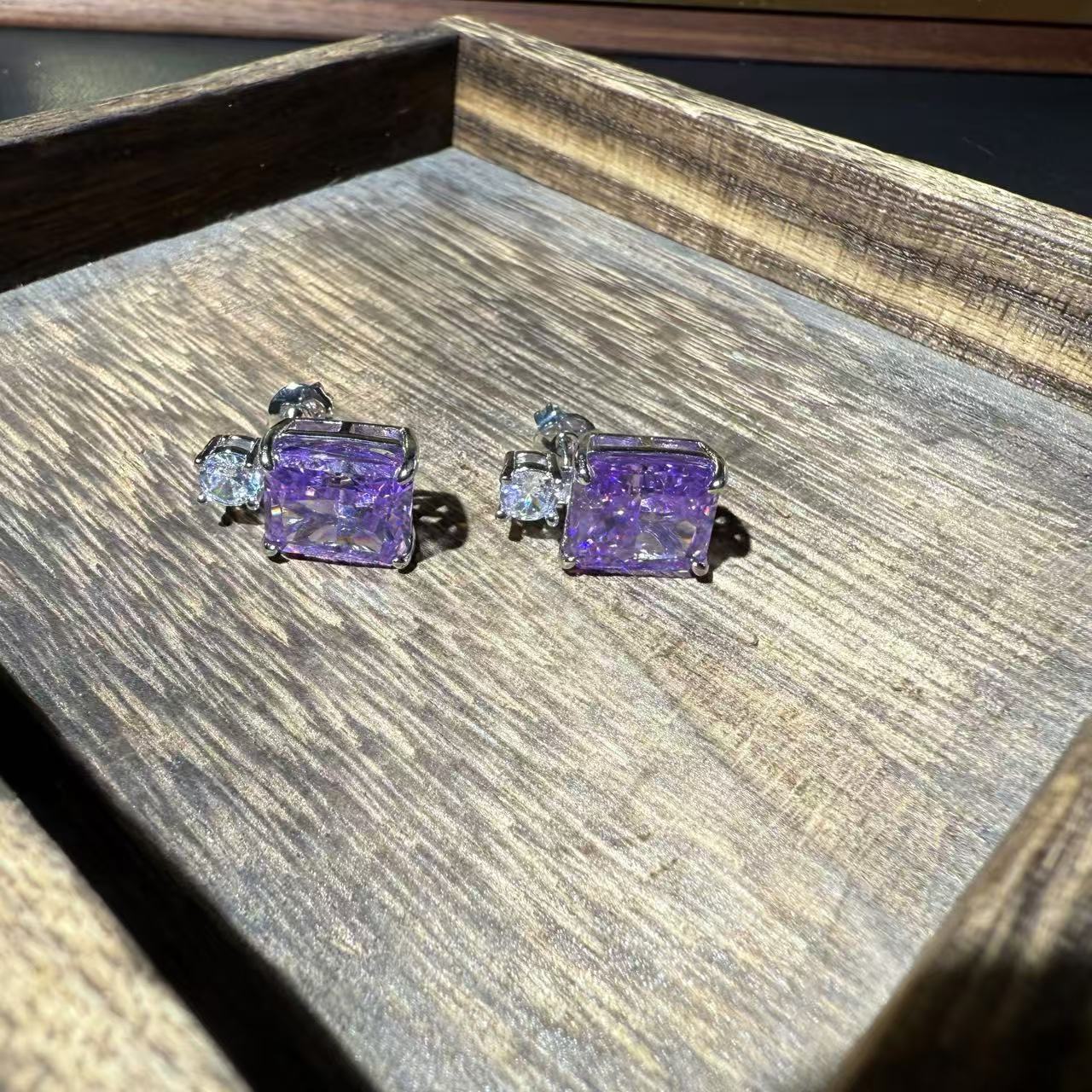 【国检证书+运费险】收藏级钻石耳钉-B607