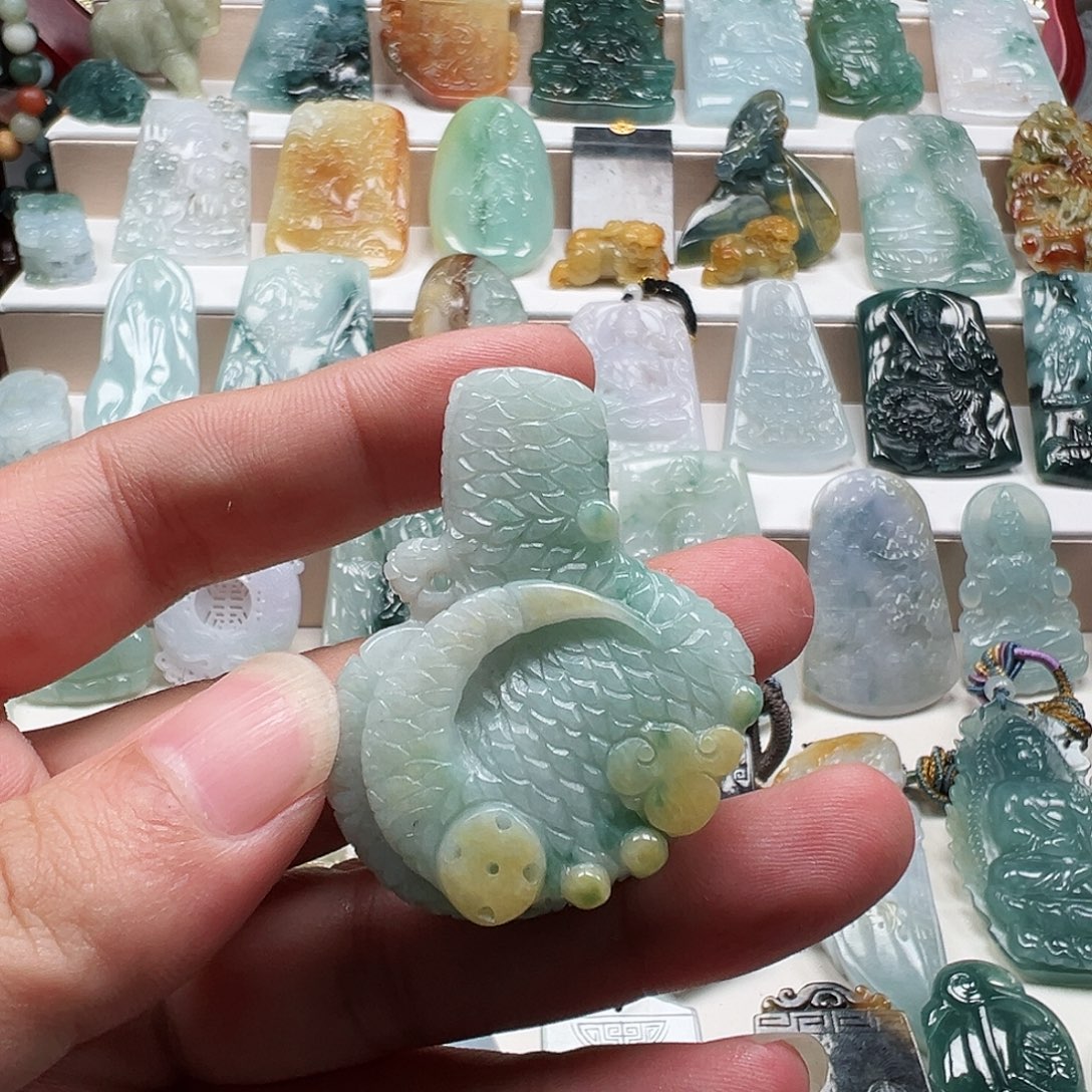 翡翠未镶嵌颈饰天然