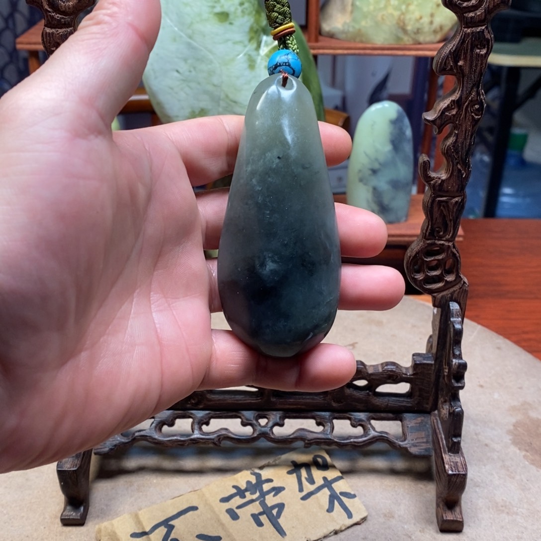 *****玉岫岩精品原石摆件