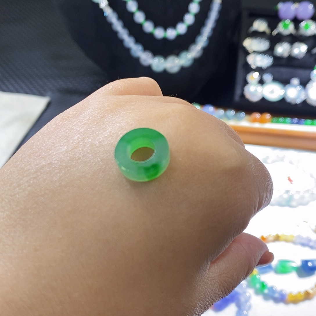 翡翠把件未镶嵌跑环