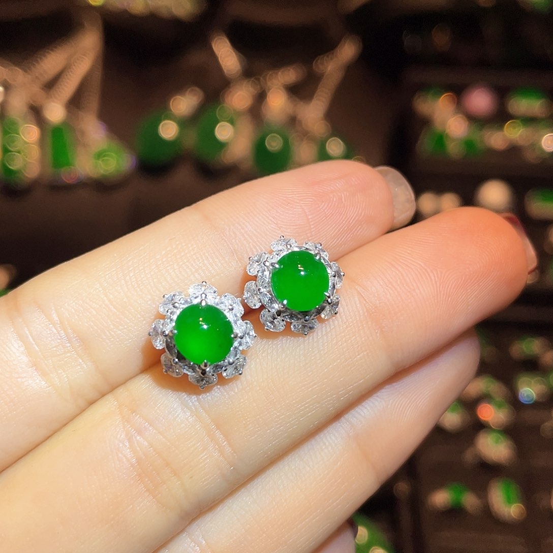 翡翠耳饰18K金镶嵌蛋面耳钉