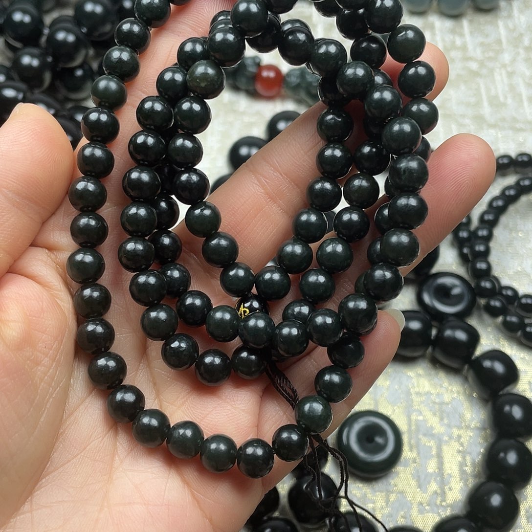 卢***1和田玉未镶嵌手链多圈