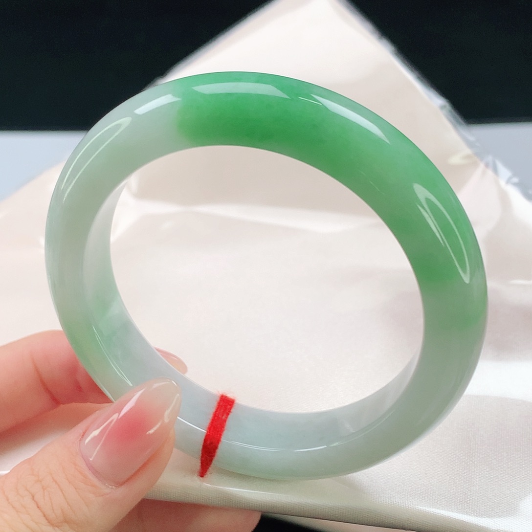 未镶嵌手镯翡翠685