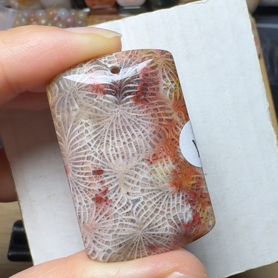 硅化玉红粉花纹，可盘未镶嵌