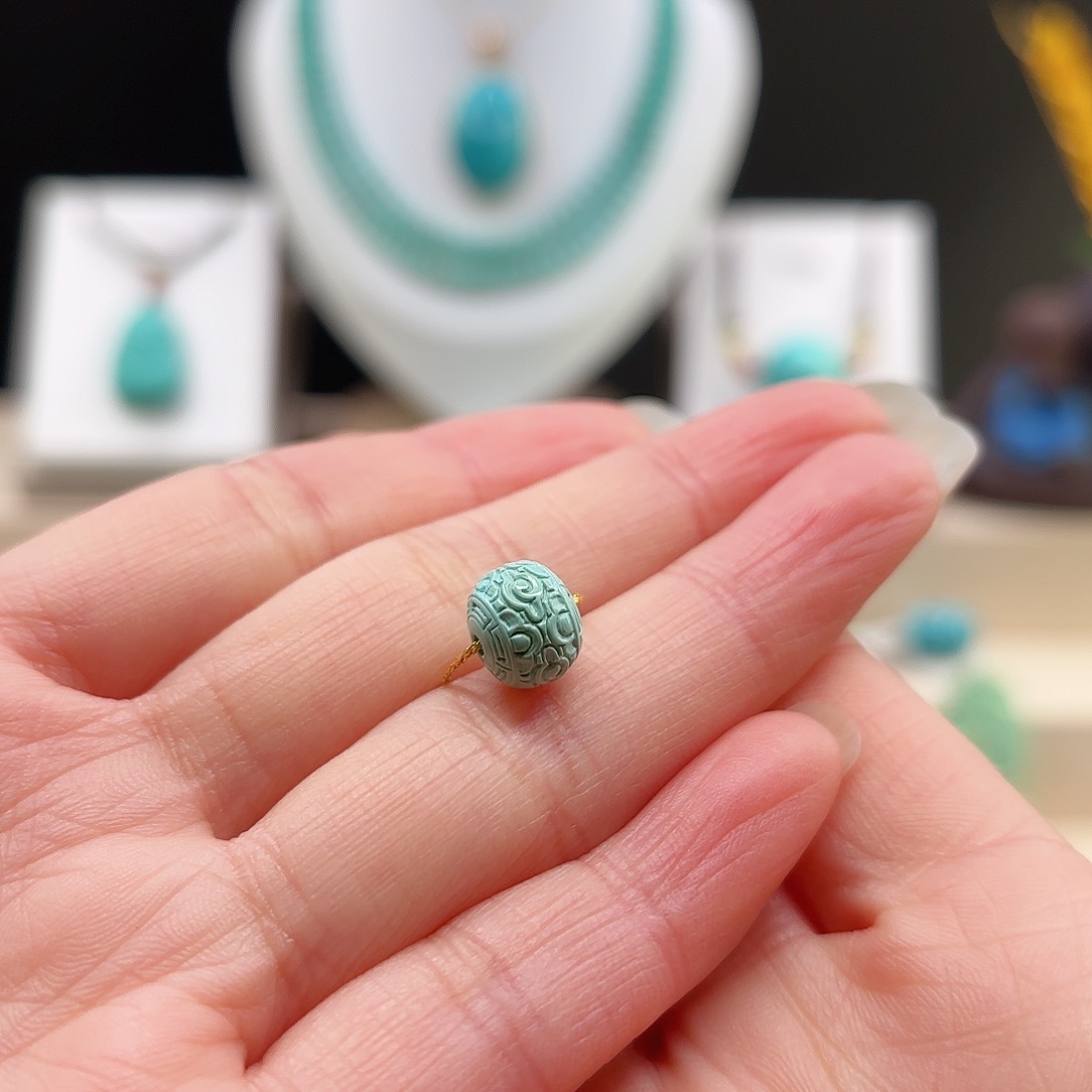 绿松石配饰未镶嵌