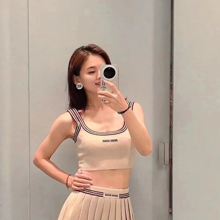 95新 MIU MIU/缪缪 【Miumiu 】#缪缪刺绣字母吊带 40码