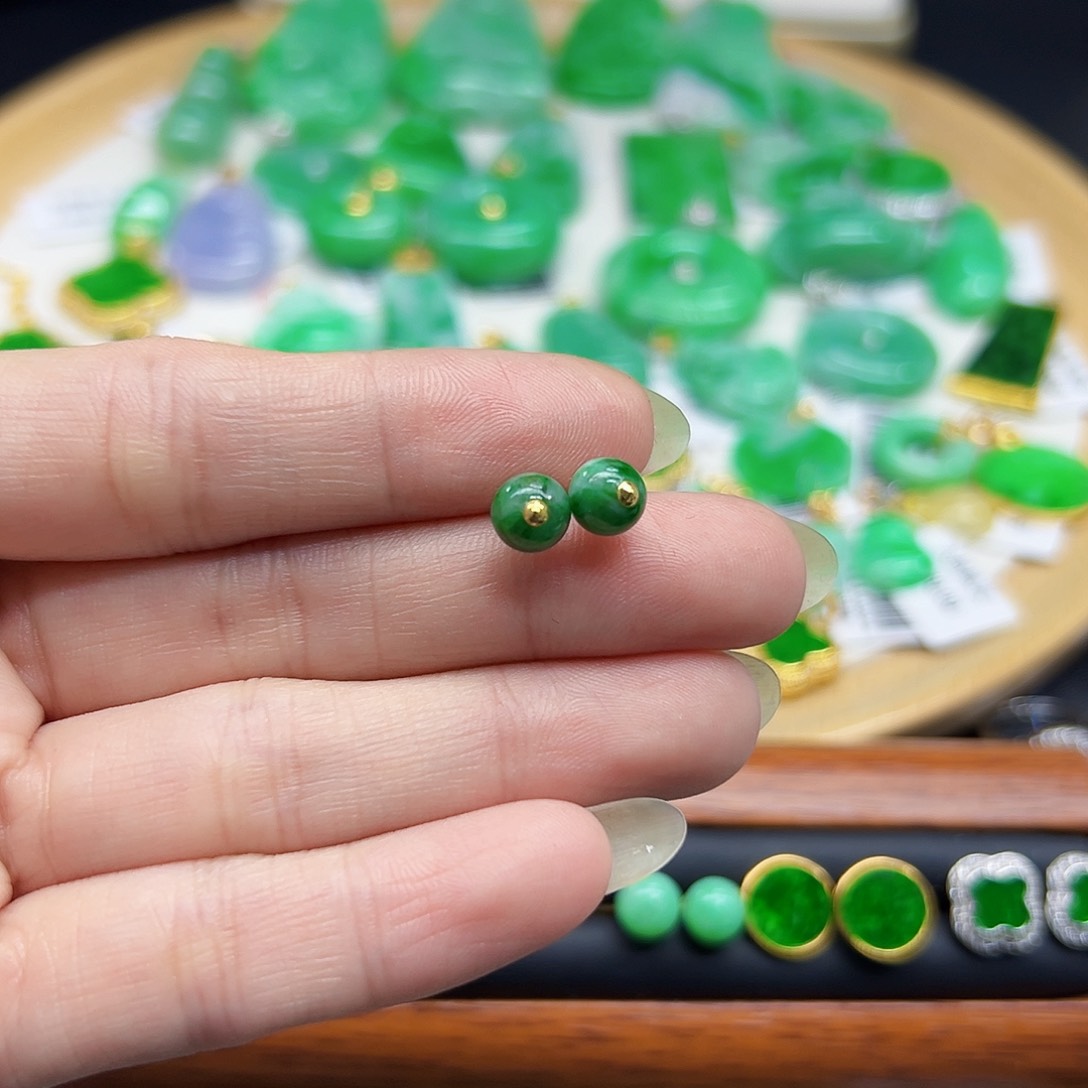 翡翠耳饰18K金镶嵌天然缅料A货一件