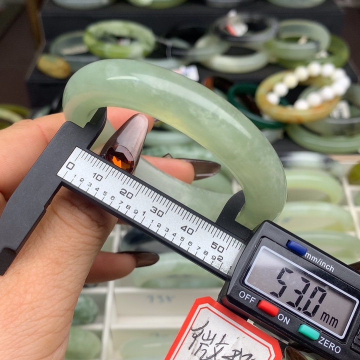 蛇纹石玉未镶嵌手镯735