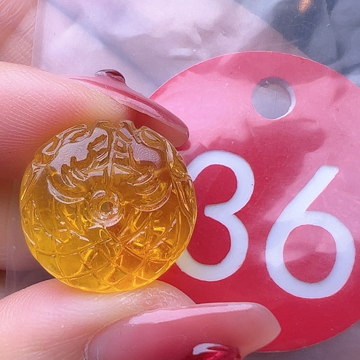 蜜蜡裸石未镶嵌17.4/9.2mm 净水 龙扣