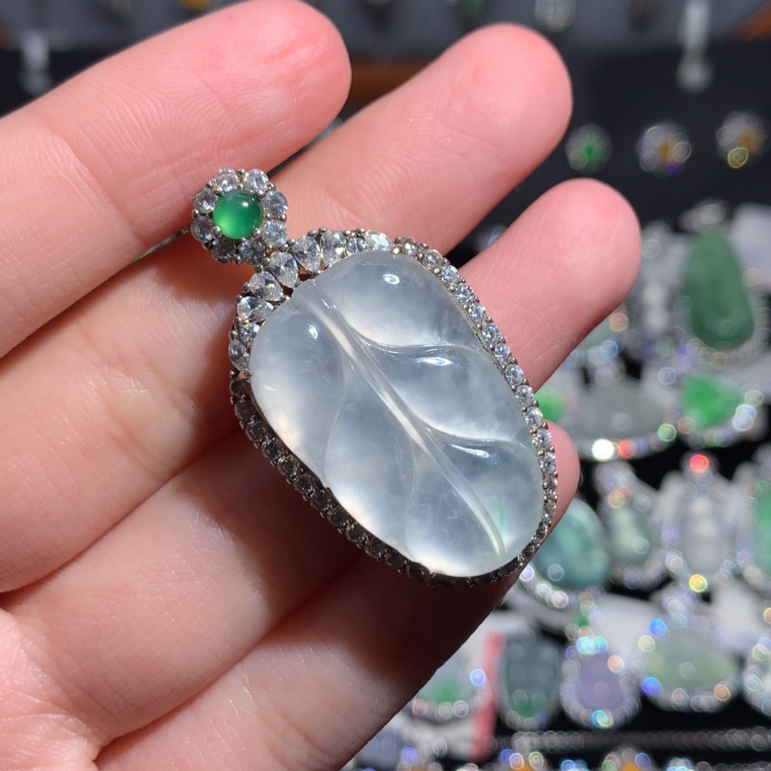 翡翠颈饰银S925镶嵌天然翡翠