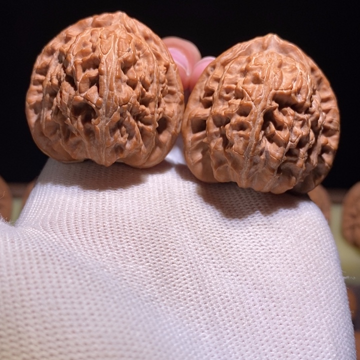 文玩核桃吊坠全品40三角白